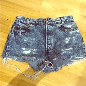 Levi’s vintage acid wash high-waisted jean shorts